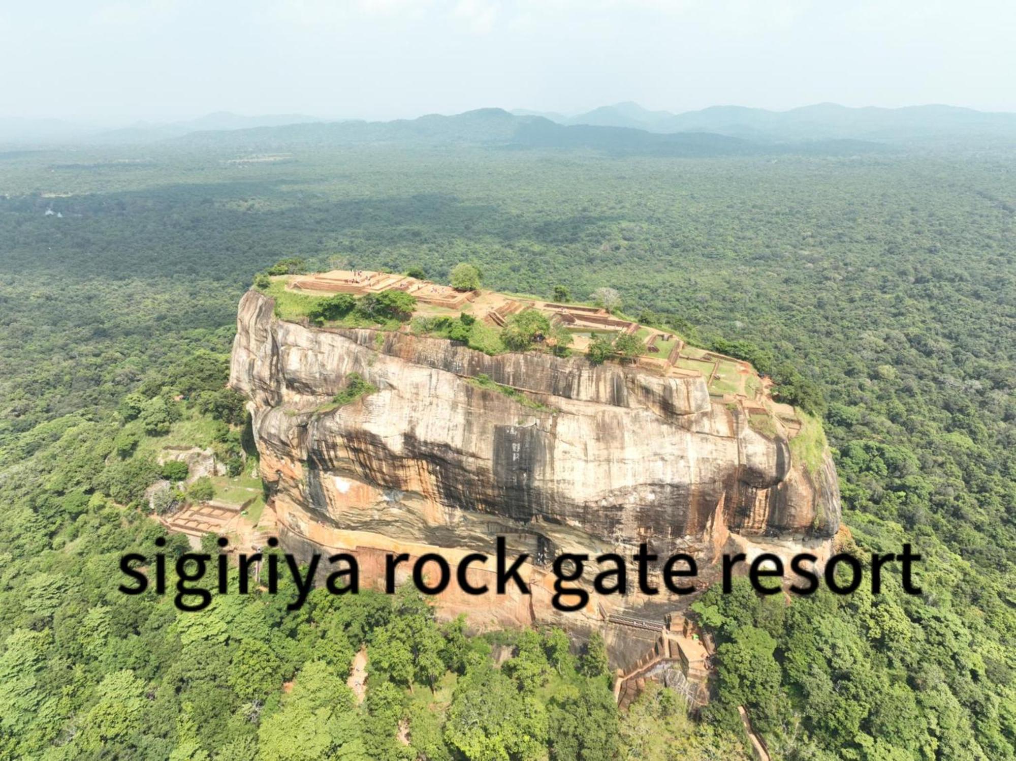 Sigiriya Rock Gate Tree House Hotel Eksteriør billede