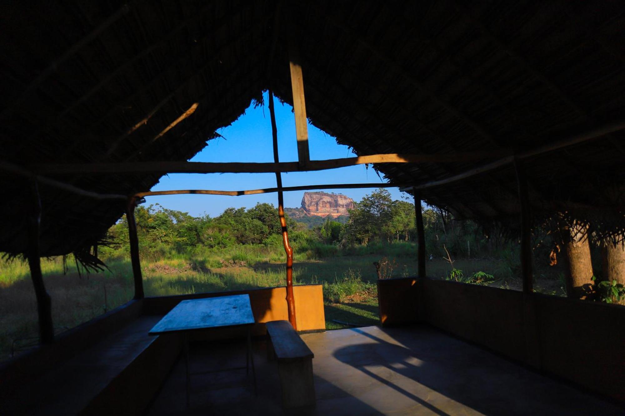 Sigiriya Rock Gate Tree House Hotel Eksteriør billede